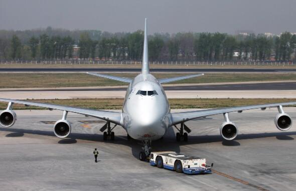 國際空運公司憑借其獨特的優(yōu)勢，為經濟的繁榮和發(fā)展貢獻著重要力量