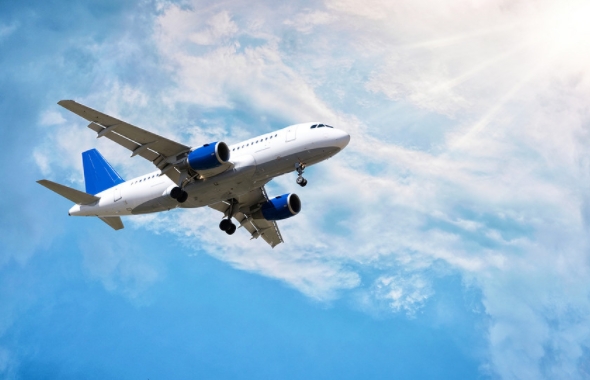 國際空運(yùn)連接世界每一個(gè)角落，構(gòu)建了無國界的經(jīng)濟(jì)交流舞臺(tái)