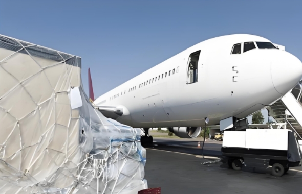 空運(yùn)公司以其高效、安全、可靠的物流服務(wù)，為世界各地的客戶(hù)創(chuàng)造價(jià)值