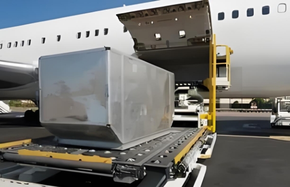 國(guó)際空運(yùn)貨代行業(yè)的基本情況、服務(wù)內(nèi)容以及面臨的挑戰(zhàn)和發(fā)展趨勢(shì)